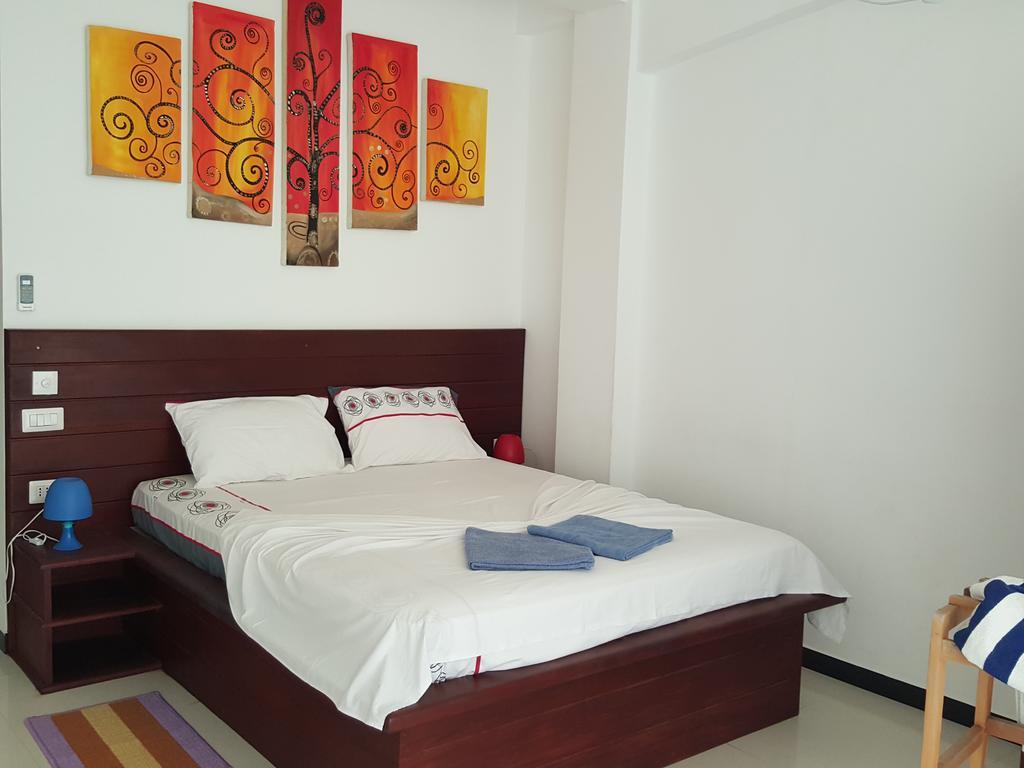 The Den Guest House Hikkaduwa Bagian luar foto