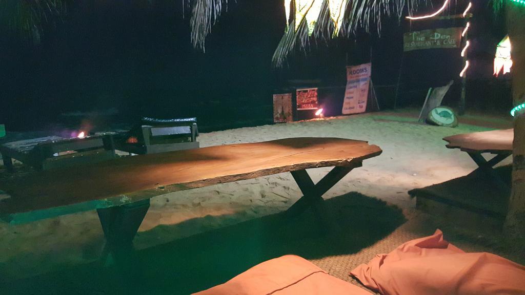 The Den Guest House Hikkaduwa Bagian luar foto