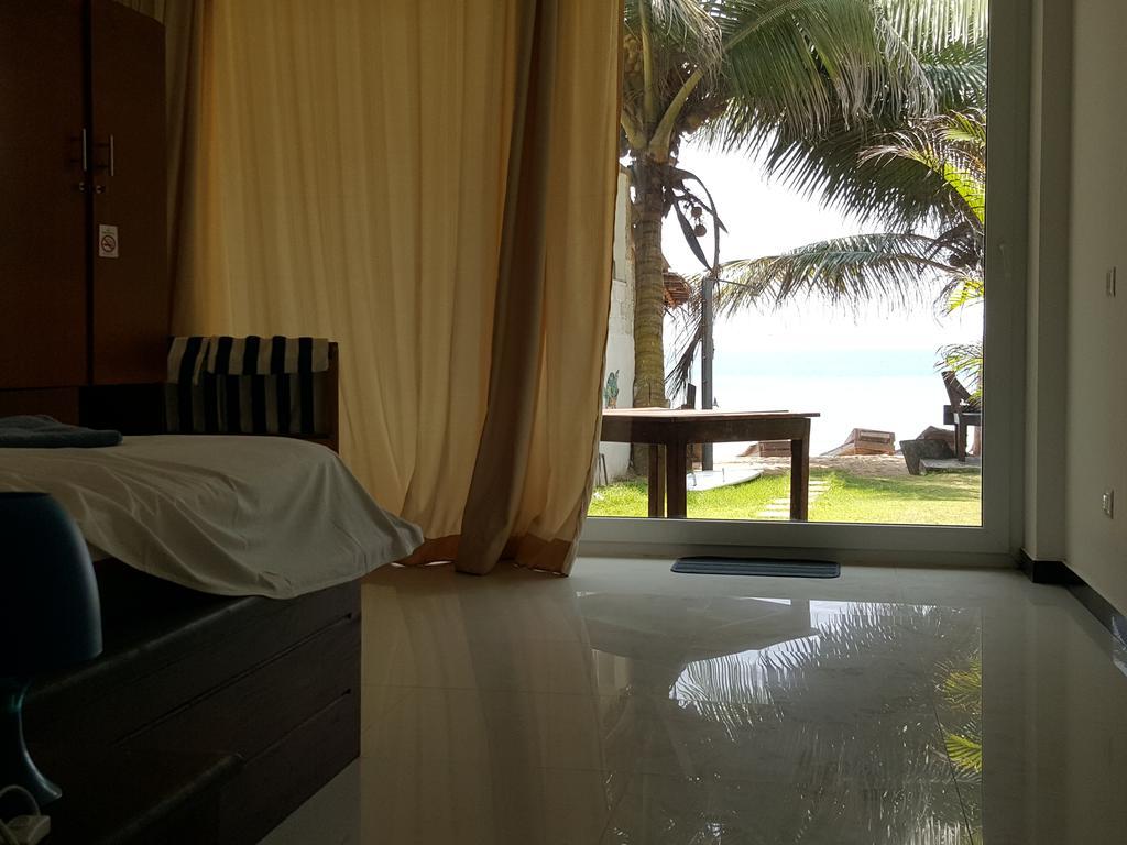 The Den Guest House Hikkaduwa Bagian luar foto