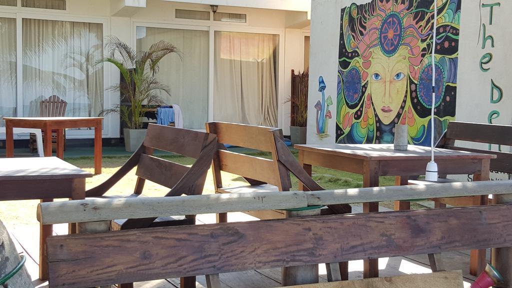 The Den Guest House Hikkaduwa Bagian luar foto